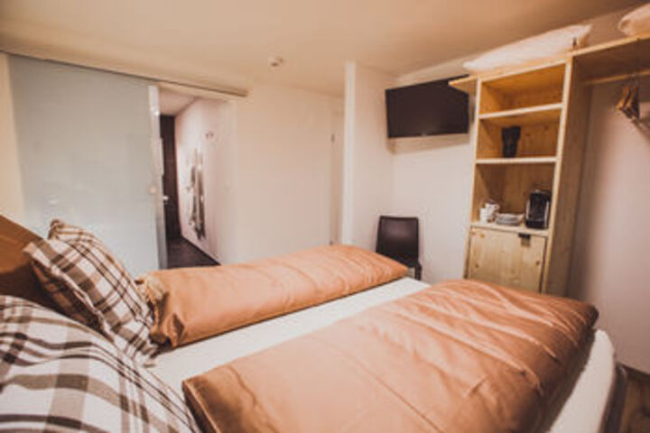 Room 37 of 65