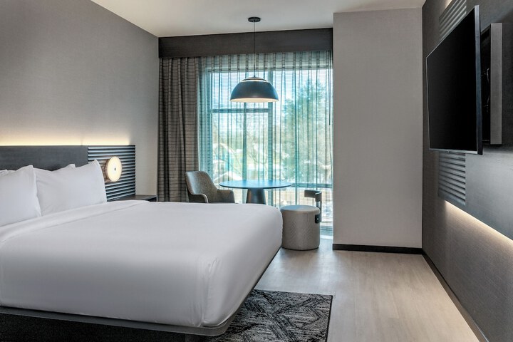 Room 8 of 31