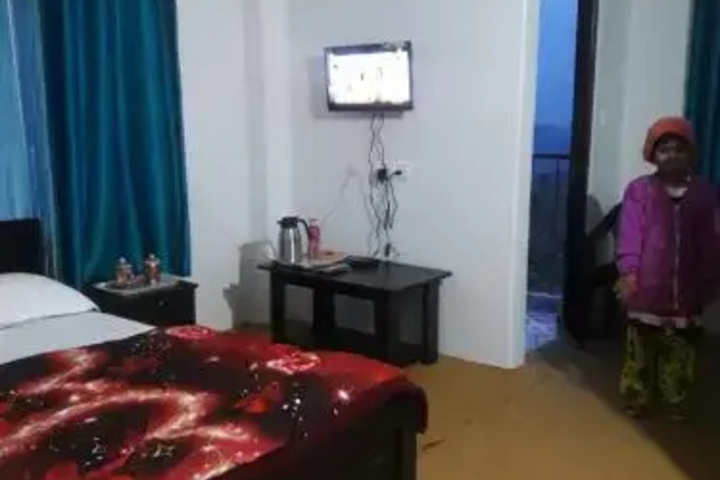 Room 6 of 15