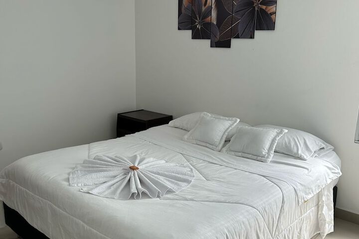 Room 8 of 10