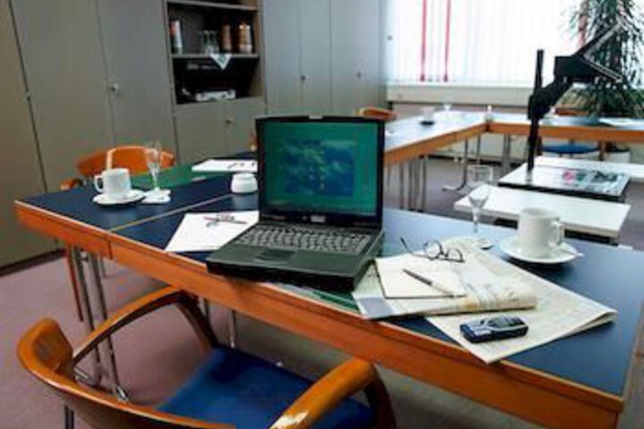 Business Center 4 of 27