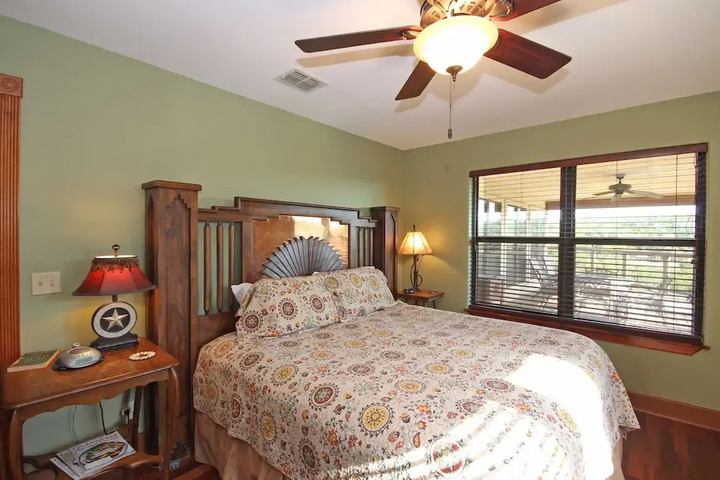 Room 4 of 14