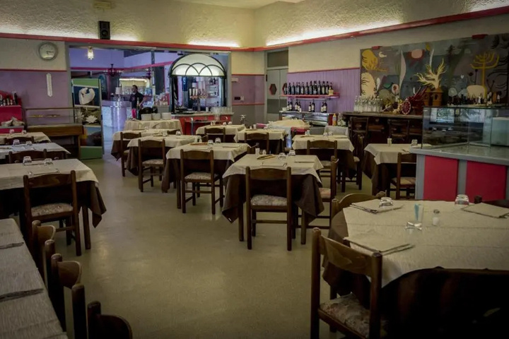 Dining 16 of 16