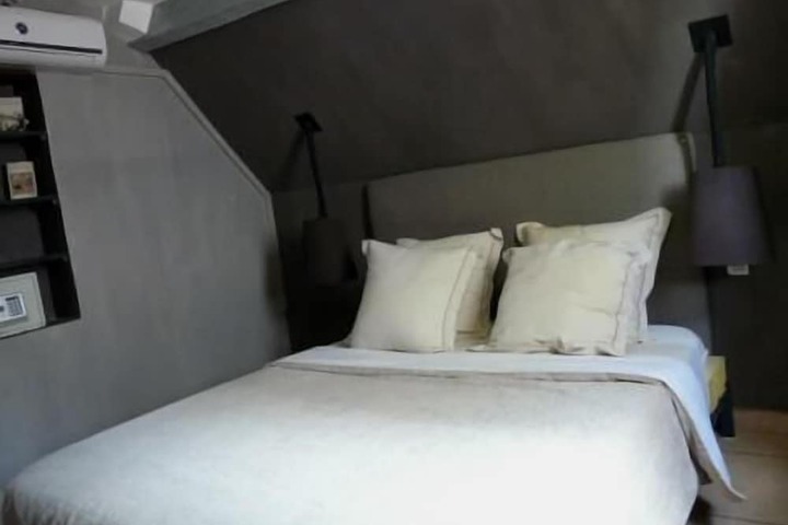 Room 15 of 81