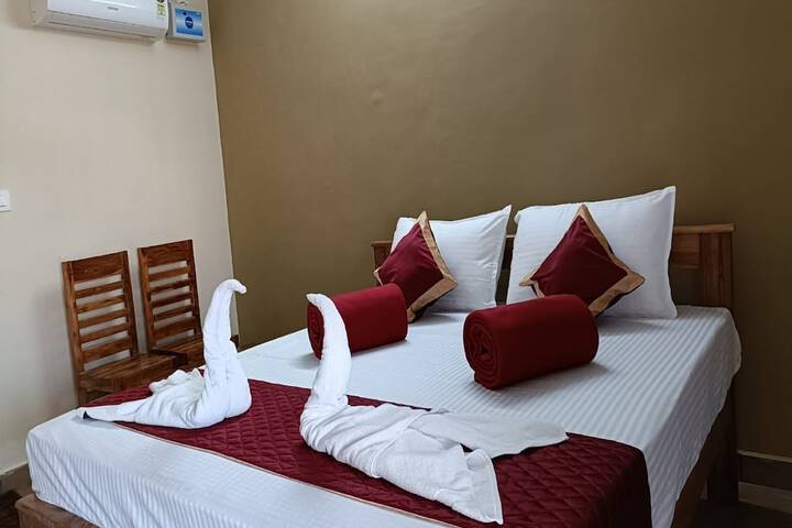 Room 2 of 33