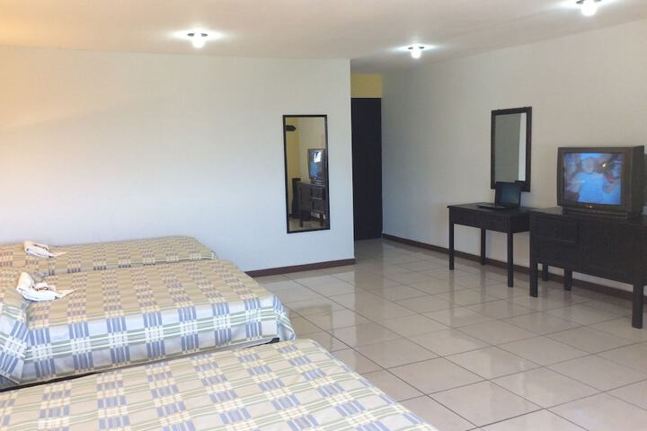 Room 13 of 28