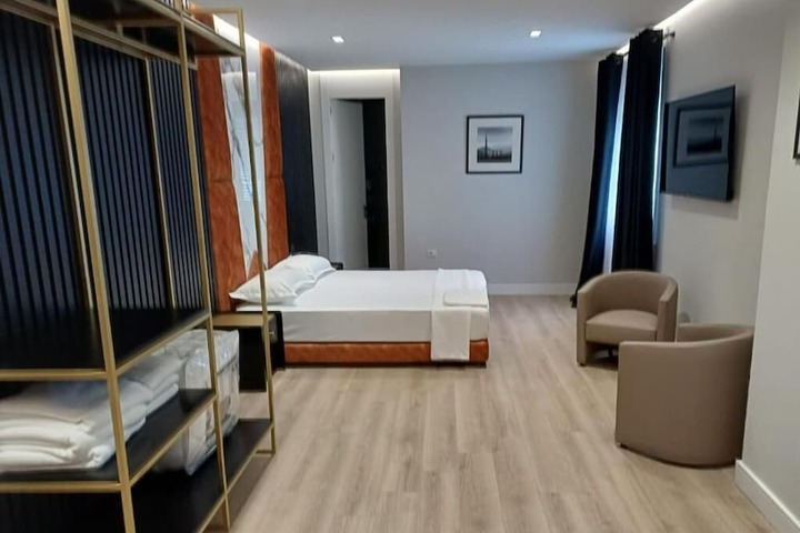 Room 20 of 132