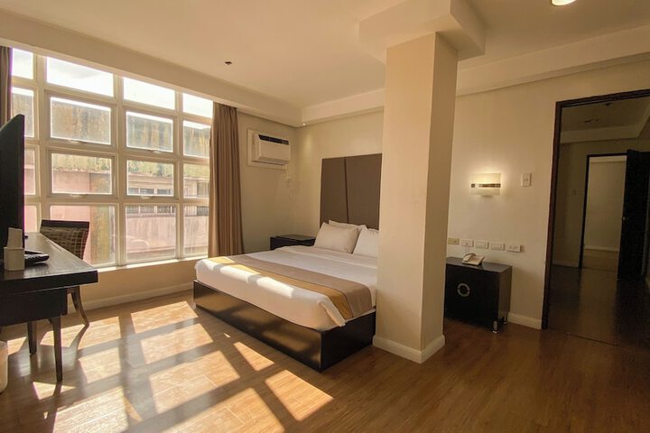 Room 6 of 19