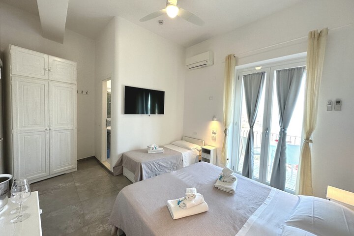 Room 14 of 49