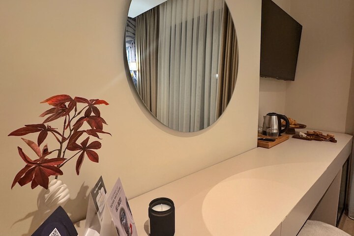 Room 16 of 137