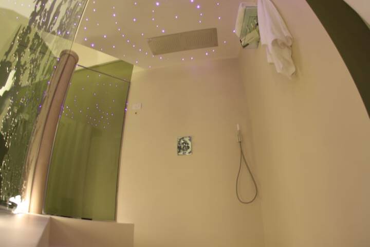 Room 50 of 92