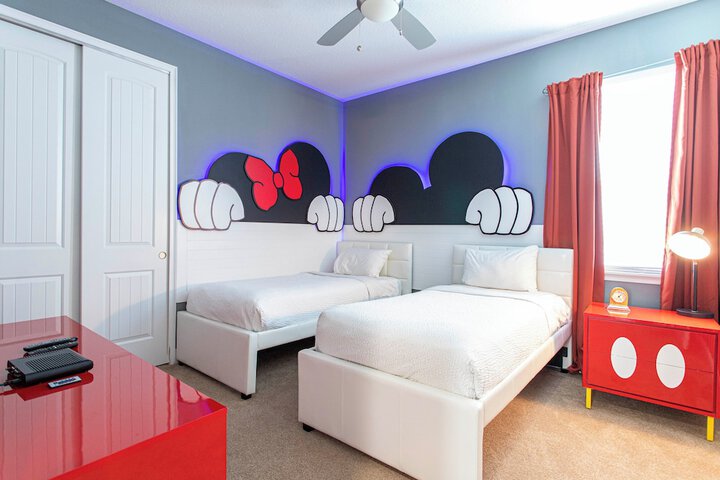 Room 28 of 53