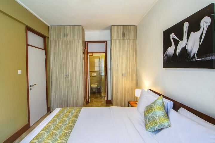 Room 6 of 50