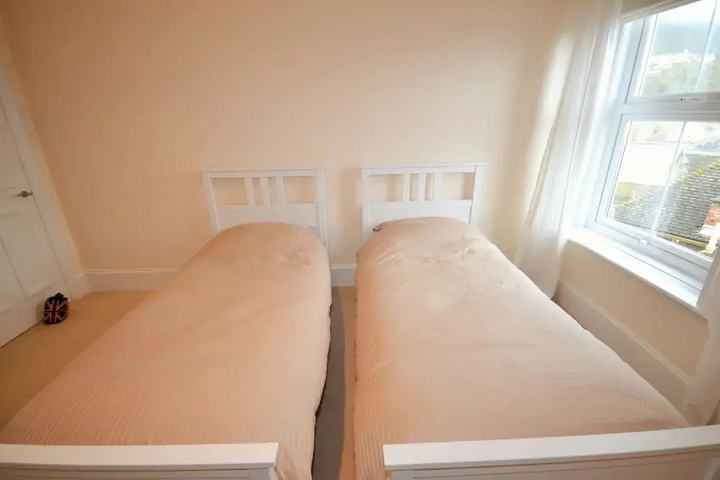 Room 3 of 17