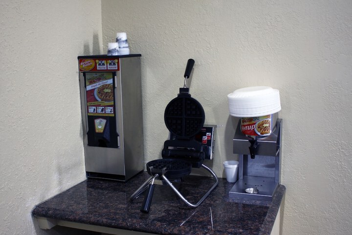 Breakfast/Coffee Service 20 of 26