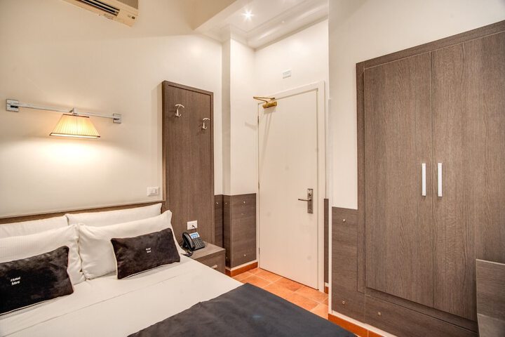 Room 19 of 30