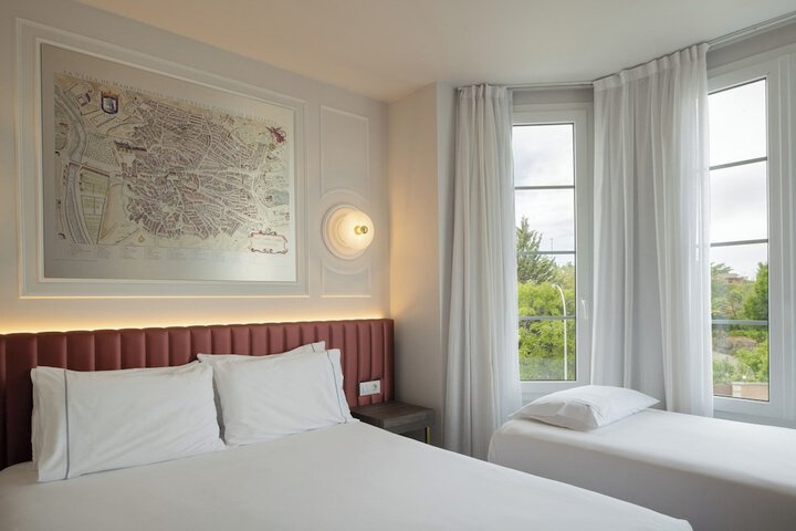 Room 15 of 36