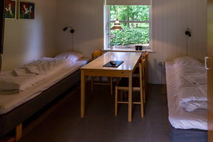 Room 10 of 31
