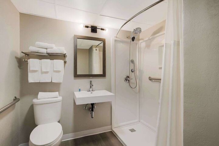 2 Double Beds (2 of 10)