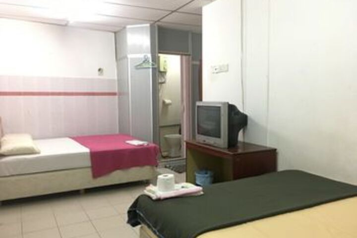 Room 13 of 20