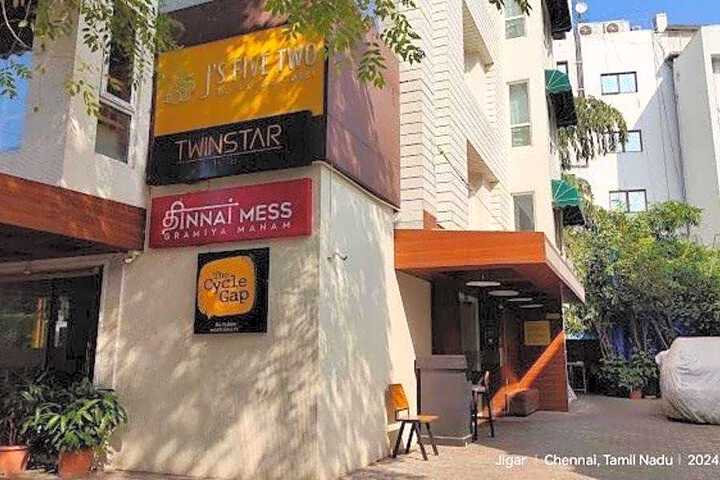 JS Five Two by Twin Star Hotel