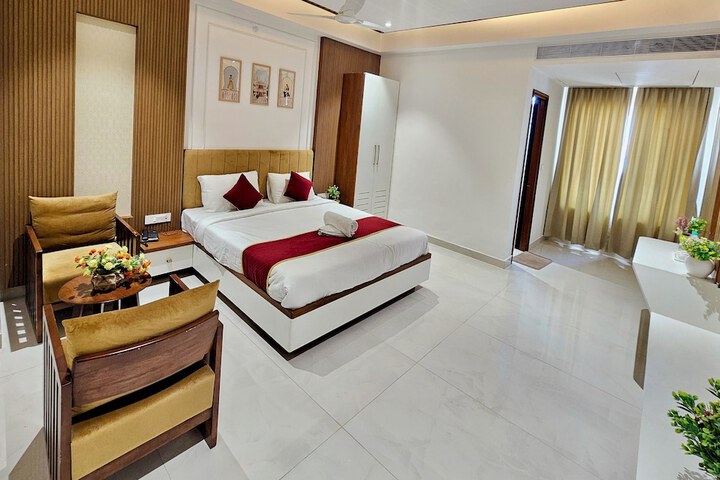 Room 3 of 21