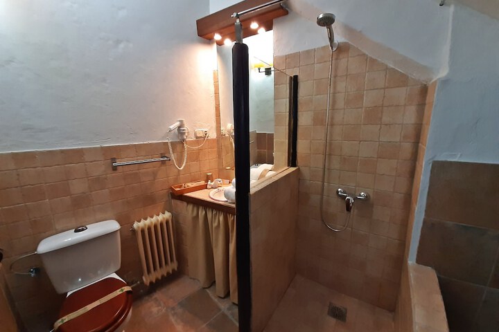 Room 33 of 45