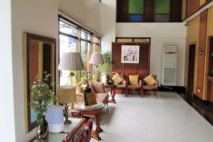 Guest Lobby