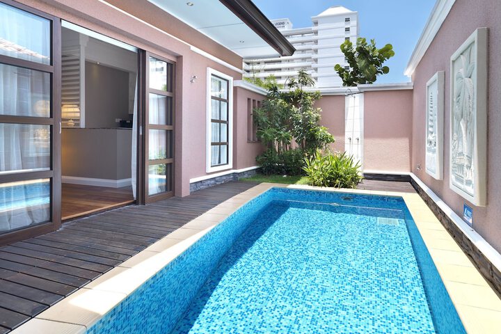 Pool 42 of 90