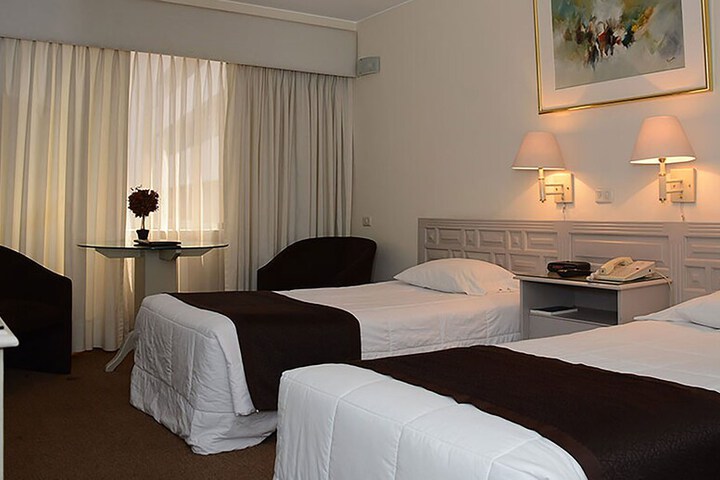 Room 6 of 26