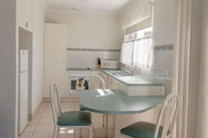 Room 4 of 33