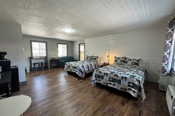 Standard Single King Bed (8 of 30)