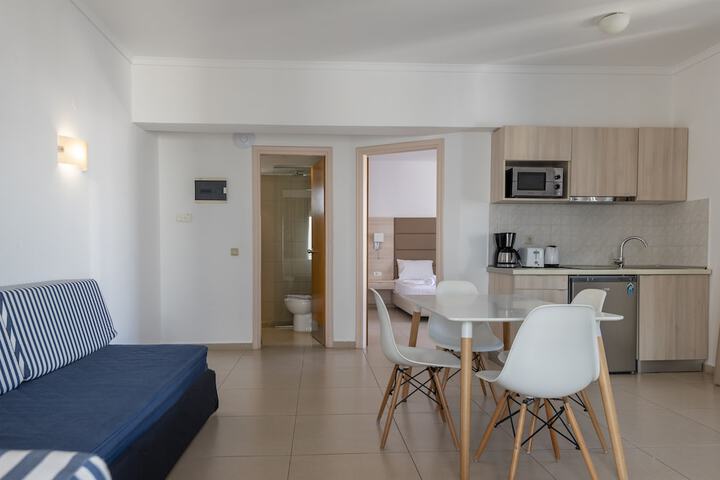 Room 10 of 29