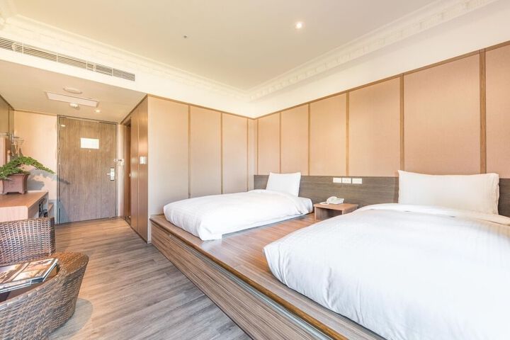 Room 13 of 120