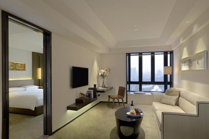 Room 21 of 43