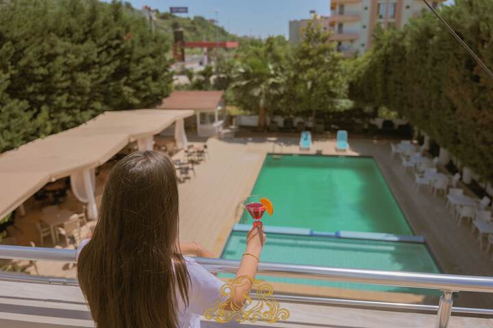 Pool 72 of 129