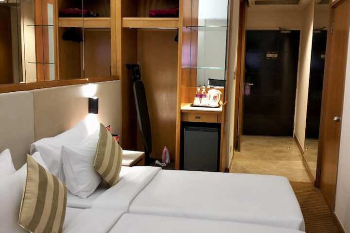 Room 22 of 46