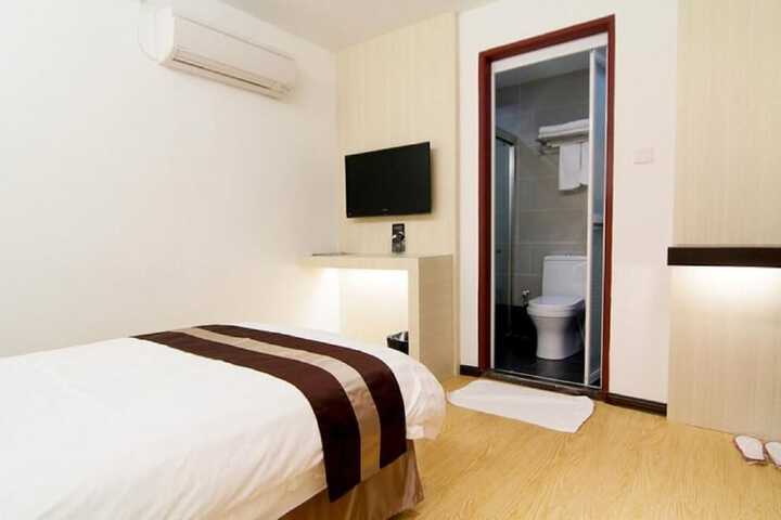 Room 20 of 44