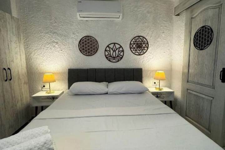 Room 7 of 19