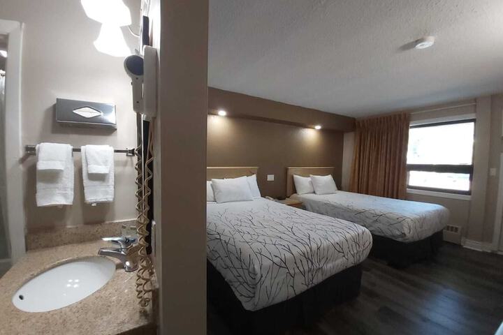 Room 6 of 32