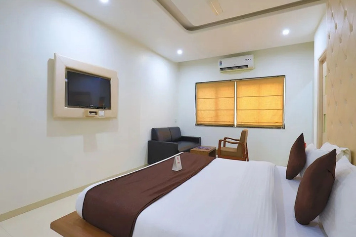 Room 3 of 14