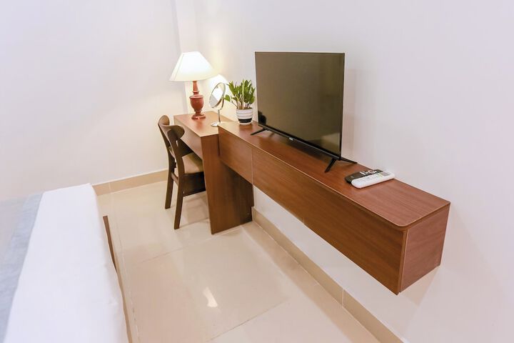 Room 7 of 12