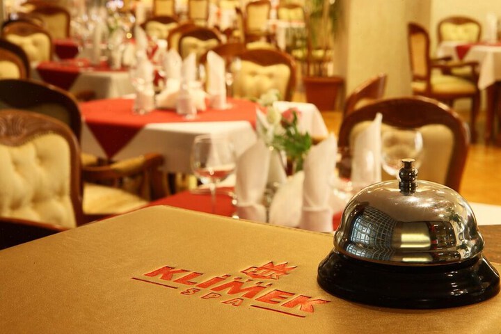 Dining 65 of 81