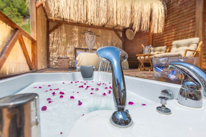Hot Tub 80 of 125