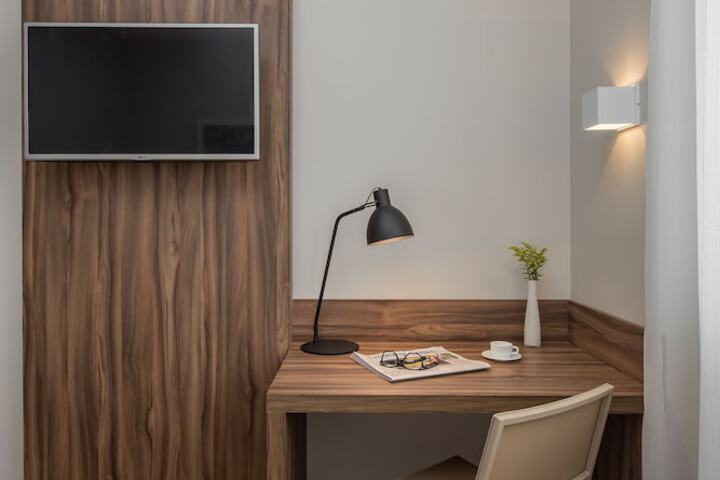 Room 12 of 46