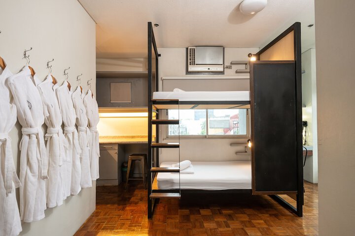 Room 25 of 65