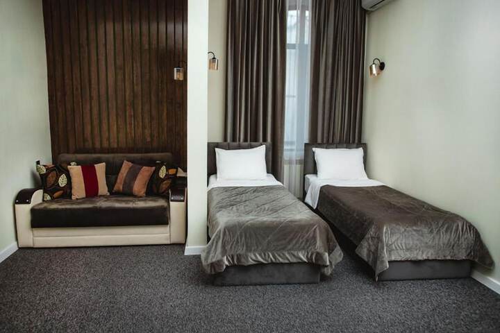Room 17 of 29