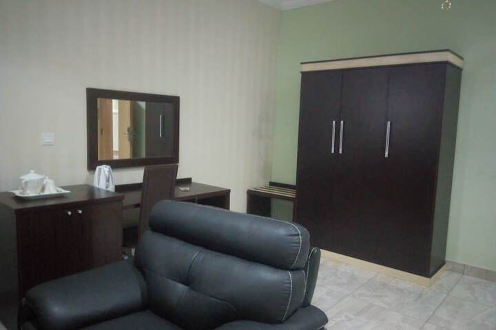 Room 9 of 10