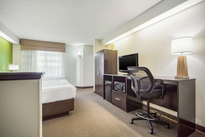 Room 7 of 37