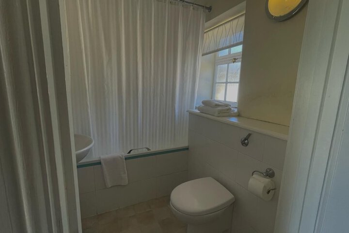 Room 4 of 46